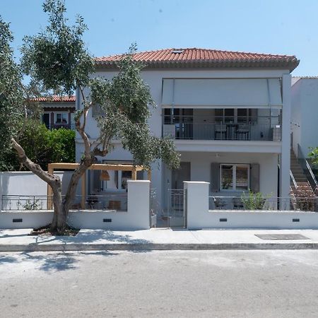 Camara Luxury Apartments Pylos Exterior photo