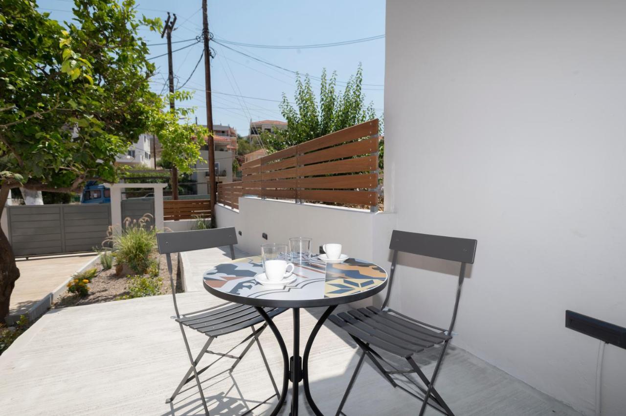 Camara Luxury Apartments Pylos Exterior photo