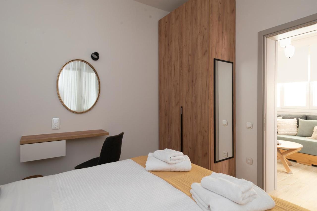 Camara Luxury Apartments Pylos Exterior photo